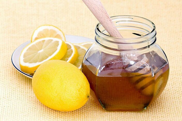 Lemon and honey are ingredients for a mask that perfectly brightens and tightens the skin of the face